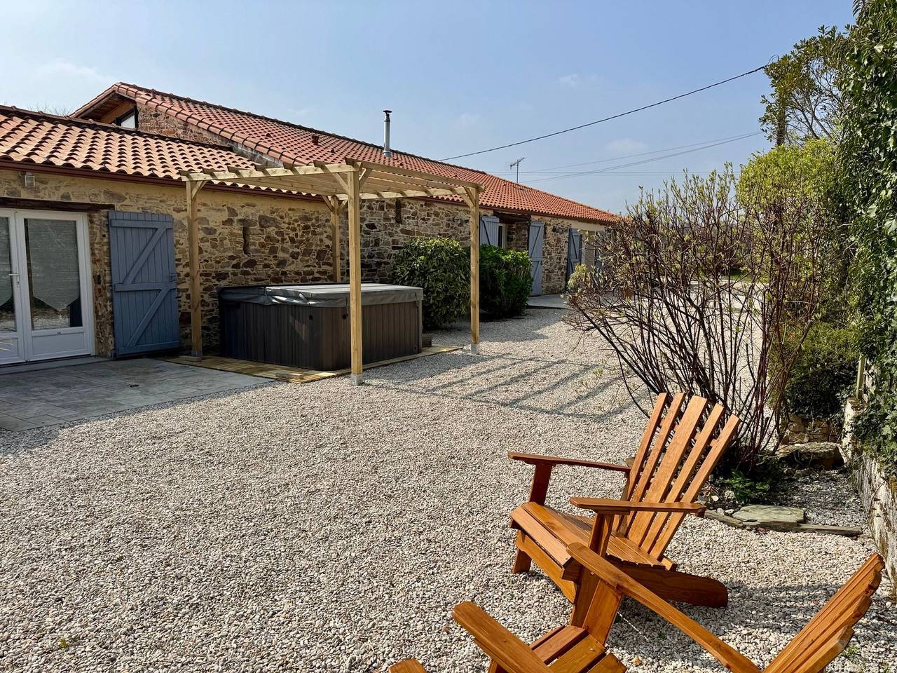 Gîte charmant entre Nantes et la mer avec jacuzzi, jardin et vélos in Port-Saint-Père, Région de Nantes
