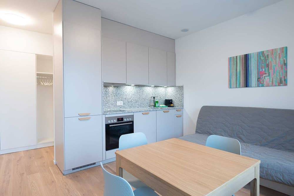 Entire apartment, Zh Green 5- Letzigrund Hitrental Apartment in Zürich 48 Altstetten, Zurich