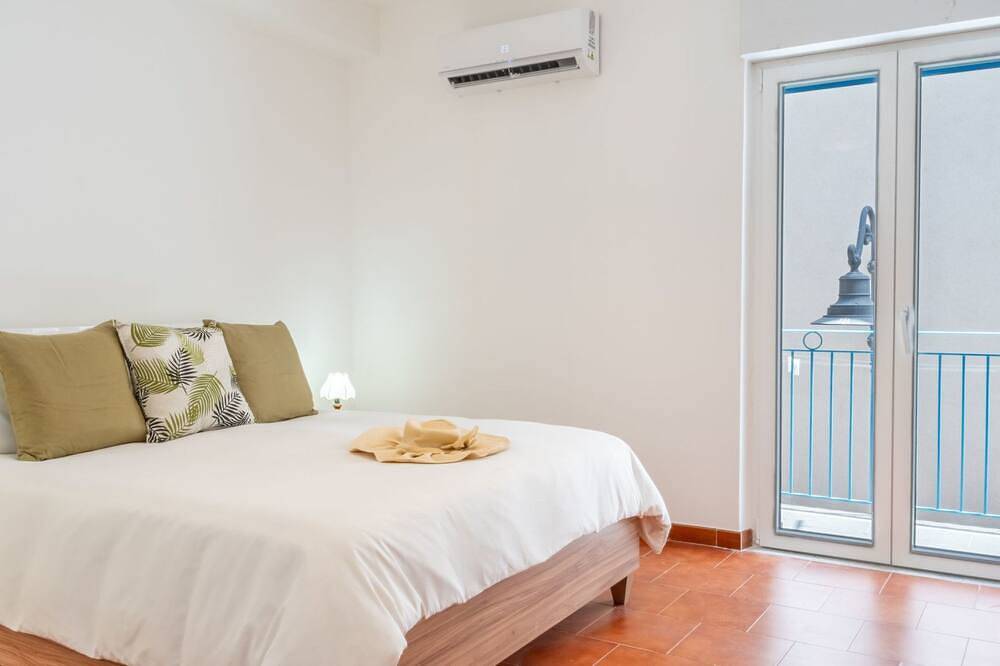 Entire apartment, Wohnung am Meer 'Casa Serafina Sinfonia in Letojanni, Messina Province