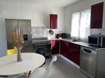 Gîte pour 6 personnes, avec piscine ainsi que terrasse et jardin dans le Cher