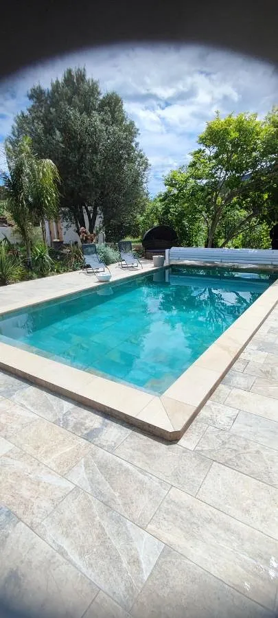 Apartamento de vacaciones para 4 personas, con vistas además de piscina y jardín - 1
