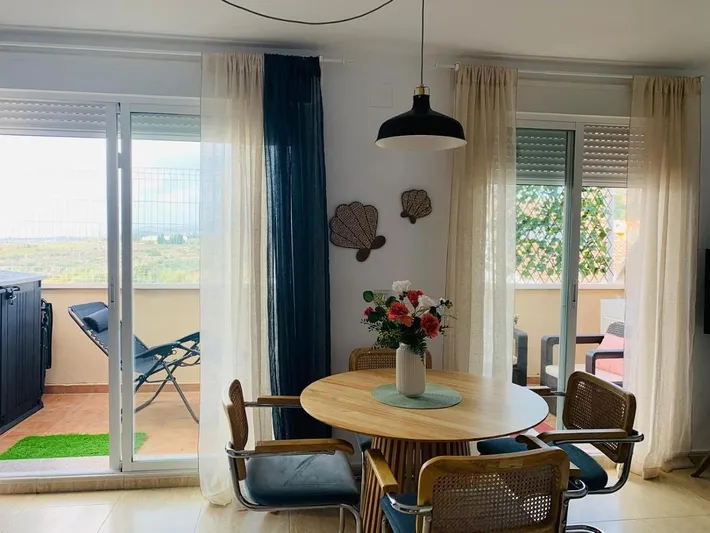 Apartamento de vacaciones para 4 personas, con balcón además de piscina y vistas, Familias con niños - 1