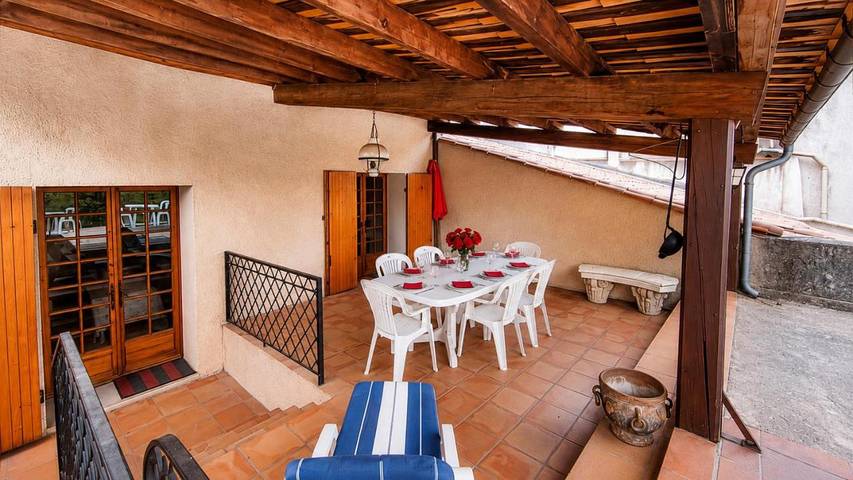 Gîte pour 12 personnes, avec Terrasse et Jardin à La Bastide-des-Jourdans - 4