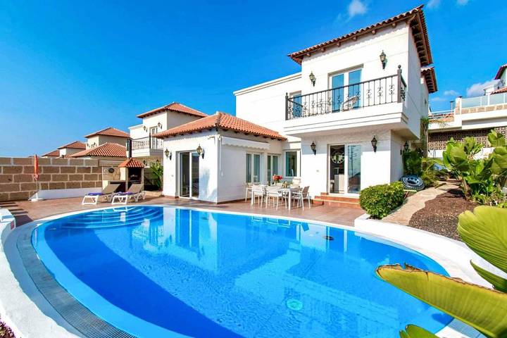 Chalet para 6 personas, con terraza y piscina - 1