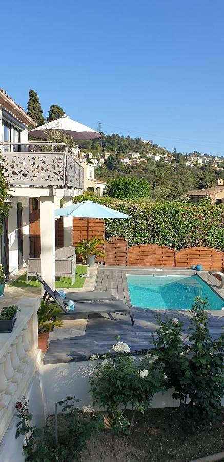 Gîte pour 2 personnes, avec vue ainsi que jardin et piscine à La Turbie - 4