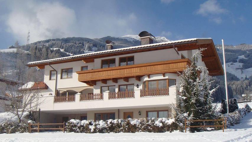 Hütte für 5 Personen, mit Balkon und Garten, kinderfreundlich im Ski-Optimal Hochzillertal