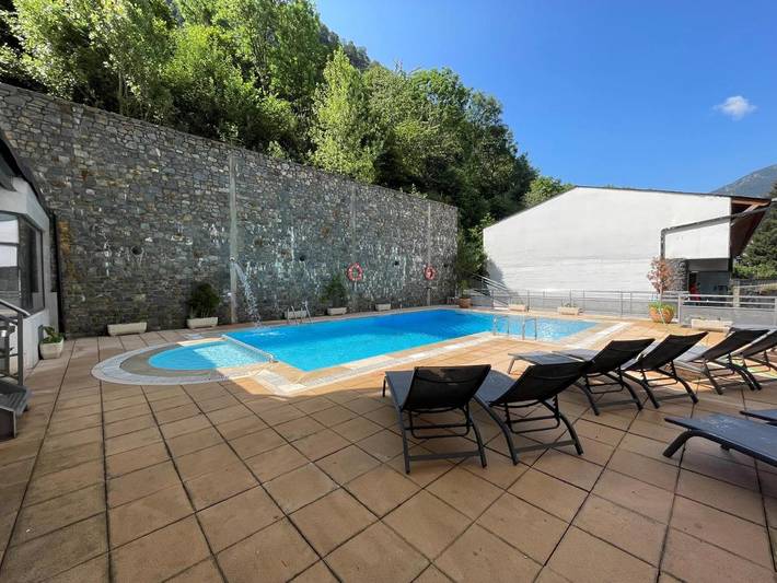 Hôtel pour 3 personnes, avec terrasse et piscine à Andorre-la-Vieille - 3