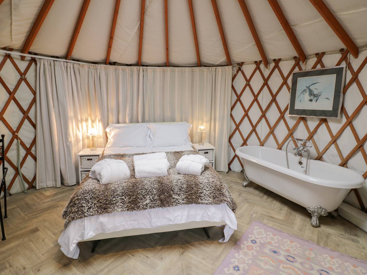 The Lakeside Yurt in Beckford, Worcestershire
