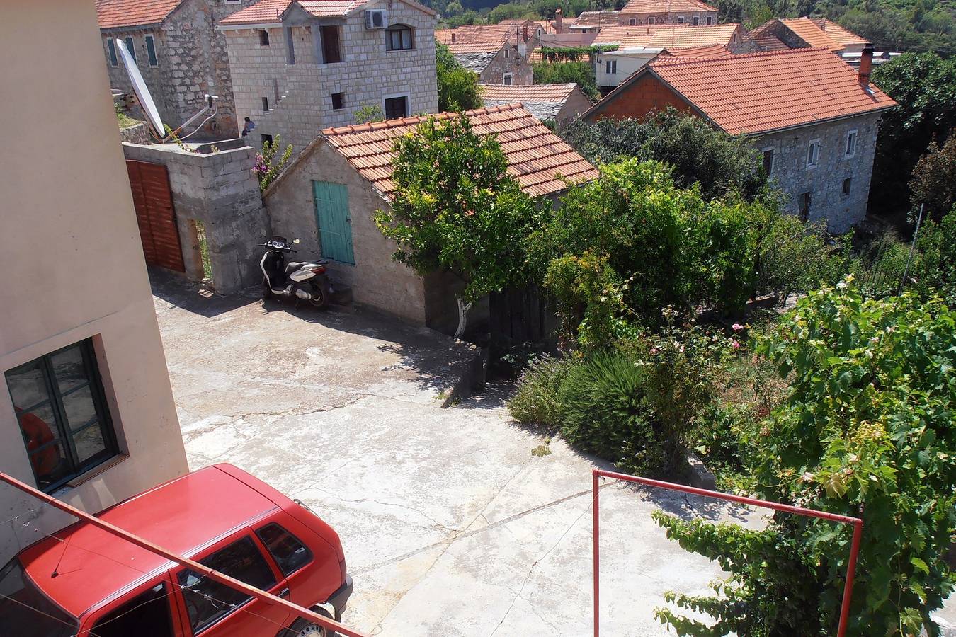Entire apartment, Two bedroom apartment with terrace Vrisnik, Hvar A-4051-a in Hvar