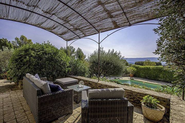 Location de vacances pour 4 personnes, avec jardin ainsi que jacuzzi et balcon à Cabrières-d'Avignon