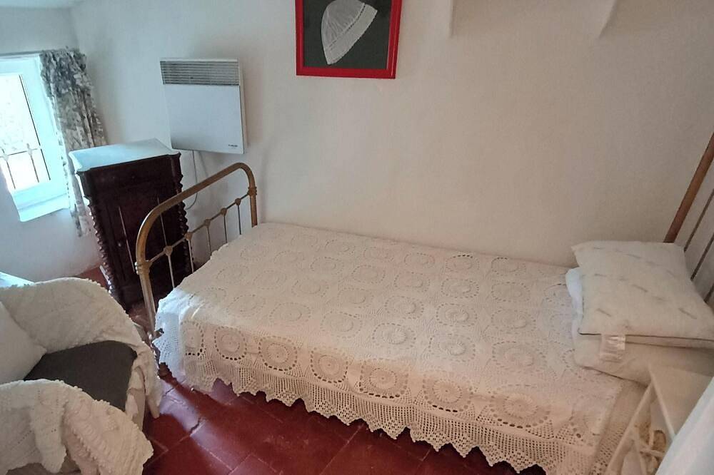 Cottage artisanal du Xviiie siècle restauré , situé dans un belle village in Thézan-des-Corbières, Côte méditerranéenne (France)