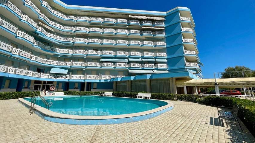 Ferienwohnung für 2 Personen, mit Balkon und Pool in Caorle