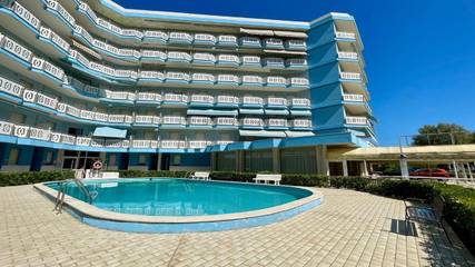 Ferienwohnung für 2 Personen, mit Pool und Balkon in Caorle