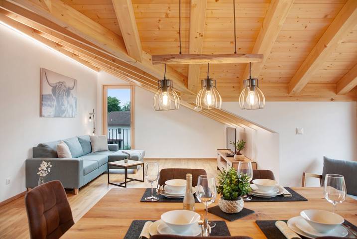 Ganze Wohnung, Alpenloft Meditz mit Bergblick, Balkon und Wlan in Unterammergau, Bayerische Alpen