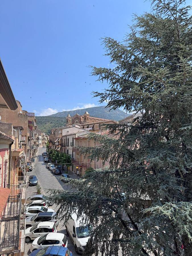 Appartamento per 4 persone, con Balcone e Terrazza nonché Panorama a Collesano