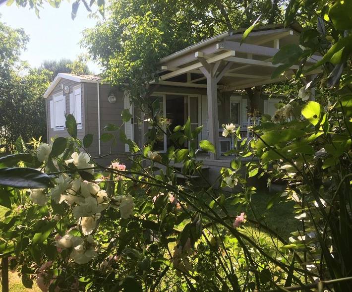 Gîte pour 6 personnes, avec jardin et bassin pour enfant ainsi que piscine et vue à Vielle-Tursan