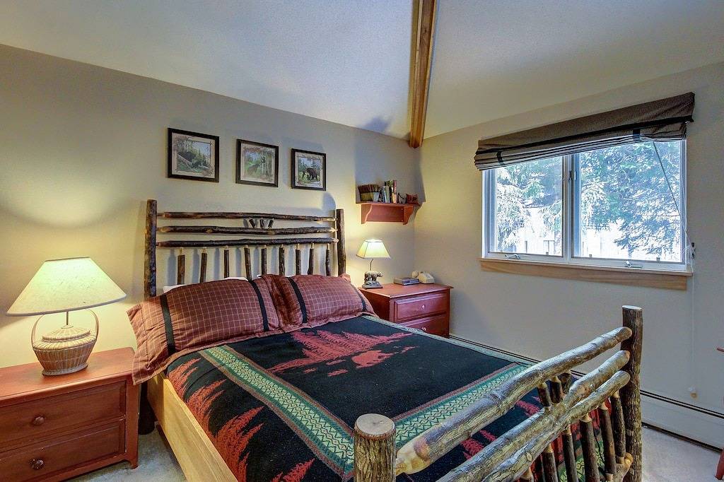 Zuletzt aktualisiert Hause w / shared Whirlpool, Pool & mehr - einfach Ski-Zugang! in Killington, Rutland County