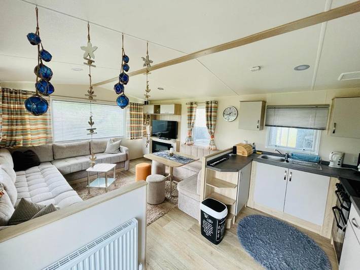 Ferienhaus für 4 Personen, mit Terrasse und Garten sowie Ausblick in Altenpleen