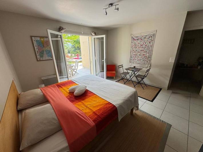 Appartement de vacances pour 2 personnes, avec Terrasse ainsi que Jardin et Piscine
