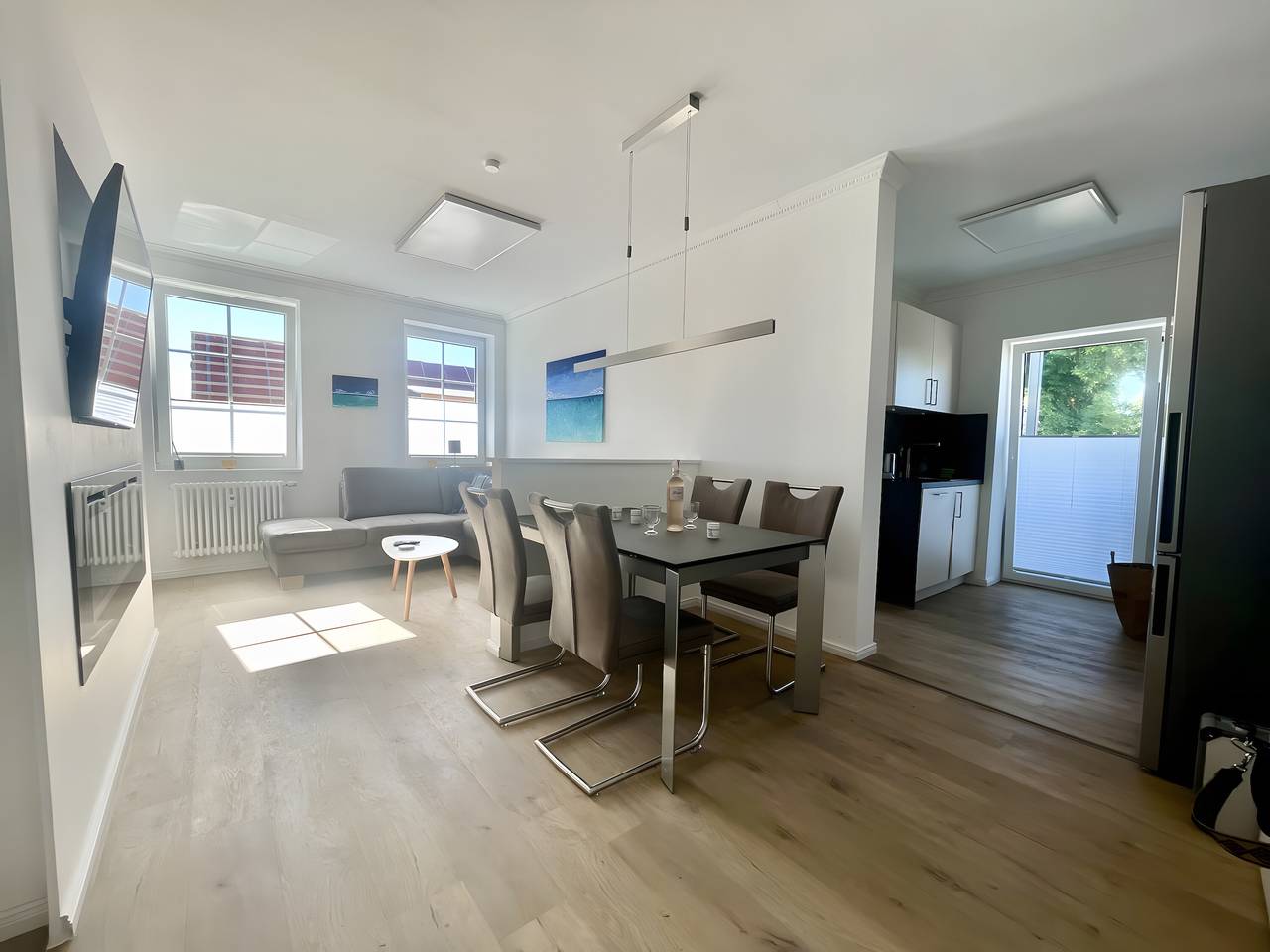 Ganze Wohnung, Ferienwohnung 'Hafenblick' mit Meerblick, privater Terrasse und Wi-Fi in Altefähr, Stralsund Umland