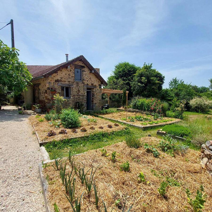 Le Potagîte, Gîte dans un jardin potager Limousin in Saint-Aurélien, Région de Limoges
