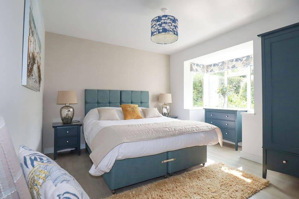 Trenant View, pet friendly, luxury holiday cottage in Wadebridge in Wadebridge, Cornwall