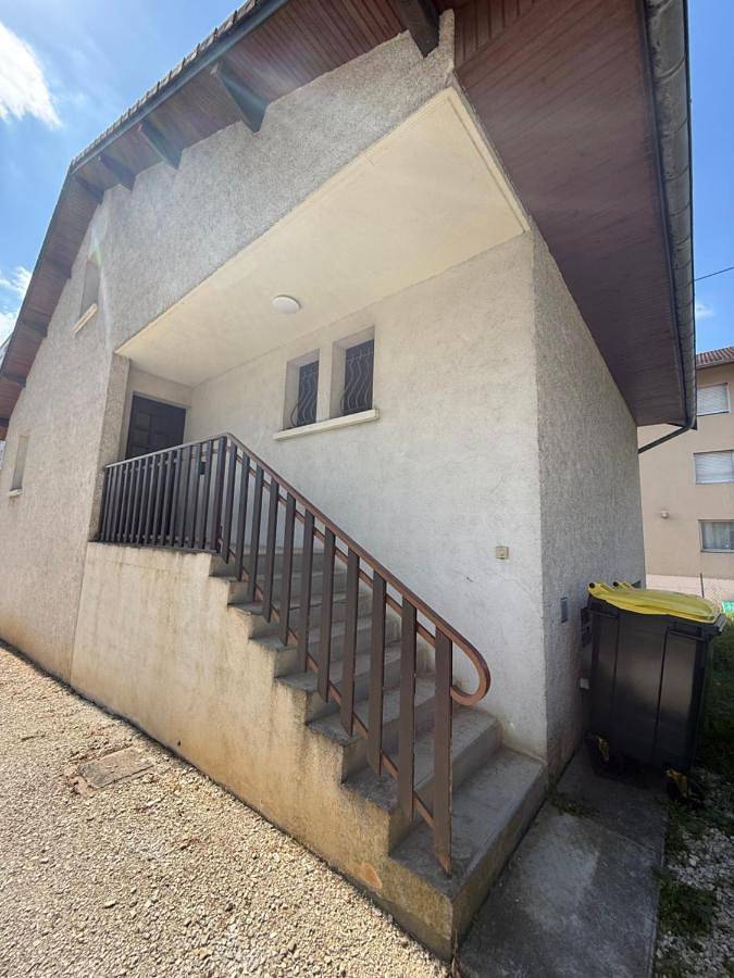 Location de vacances pour 10 personnes, avec terrasse et jardin à Besançon - 2