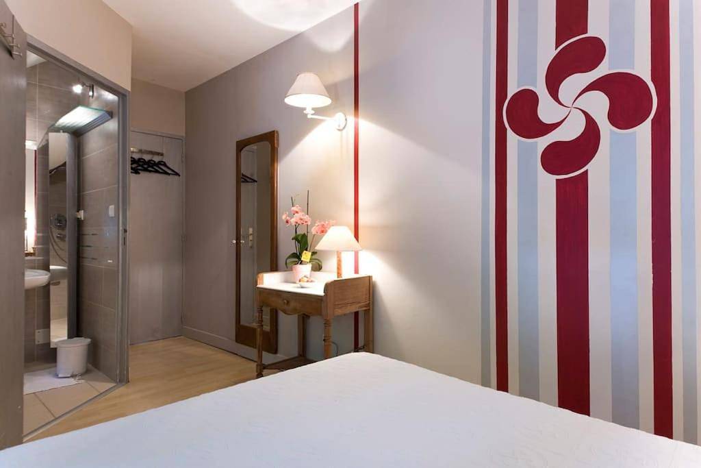 Double Room with Terrace in Ciboure, Région de Bayonne