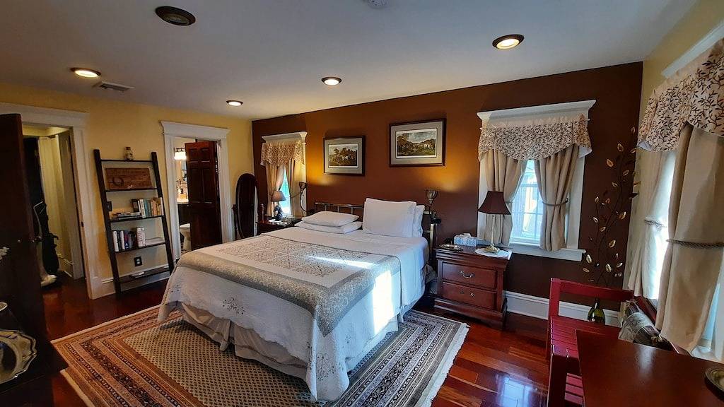 Barn Door Cottage - 3 Schlafzimmer Haus ganz für sich in Hunterdon County