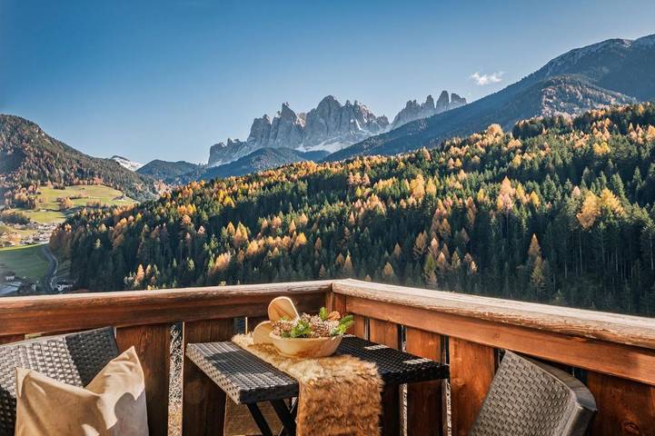 Casa vacanza per 2 persone, con Terrazza e Idromassaggio nonché Giardino e Panorama a Val di Funes
