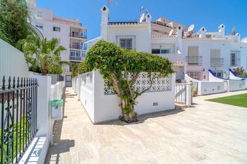 Holiday Home for 8 People in Playa de Burriana, Nerja, Photo 4