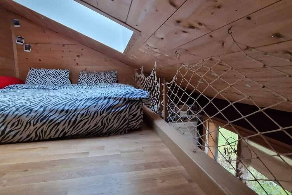 Maison en bois entre lac et montagnes avec piscine intérieure in Saint-Cergues, Région de Saint-Julien-en-Genevois