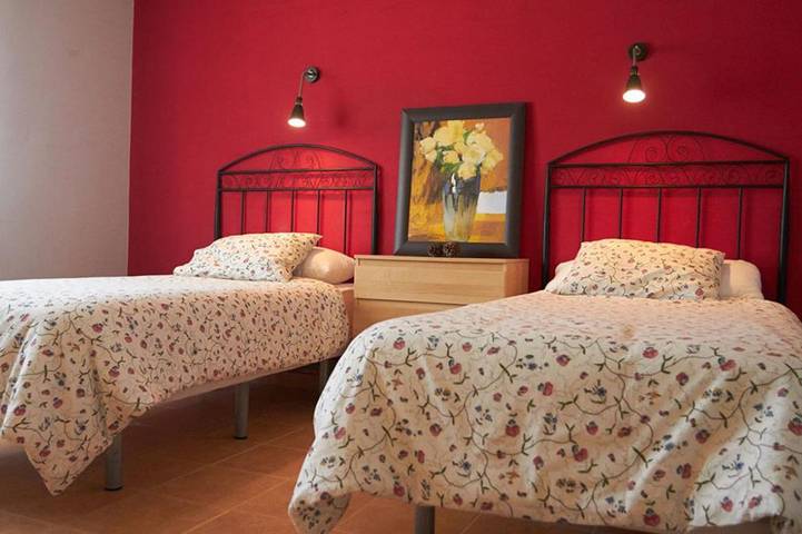 Casa rural para 8 personas, con vistas y jardín además de piscina para niños y piscina en Yeste - 4