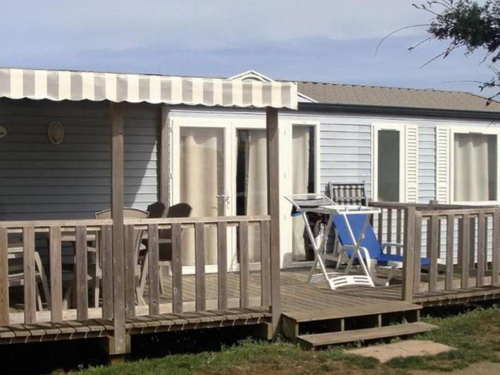Camping pour 6 personnes, avec terrasse et piscine, animaux acceptés
