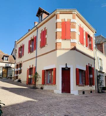 Gîte pour 10 personnes, avec piscine et terrasse à Mennetou-sur-Cher