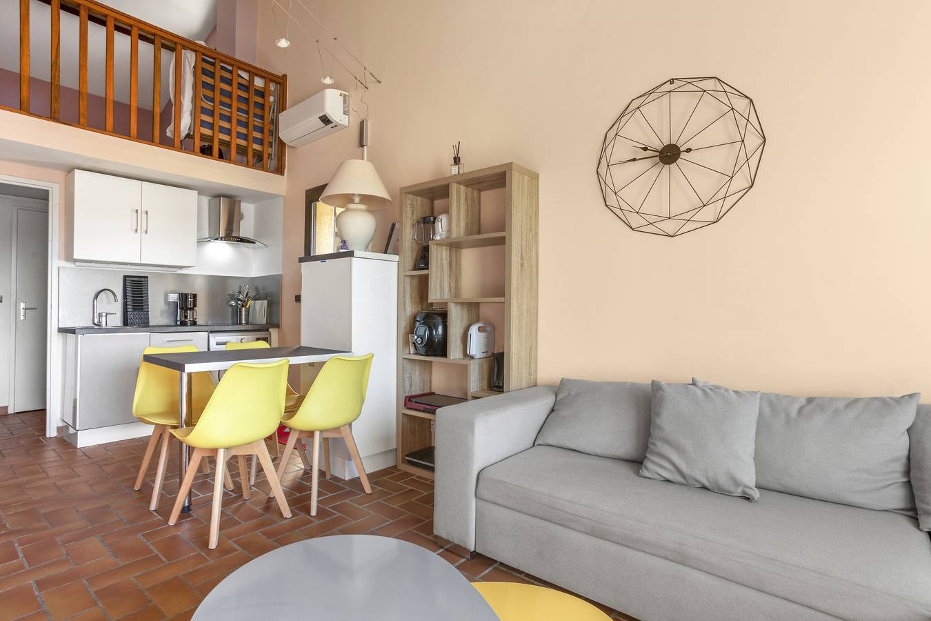 Appartement entier, Appartement de vacances "Domaine De La Gaillarde" avec piscine partagée, terrasse privée et Wi-Fi in Roquebrune-sur-Argens, Région de Draguignan