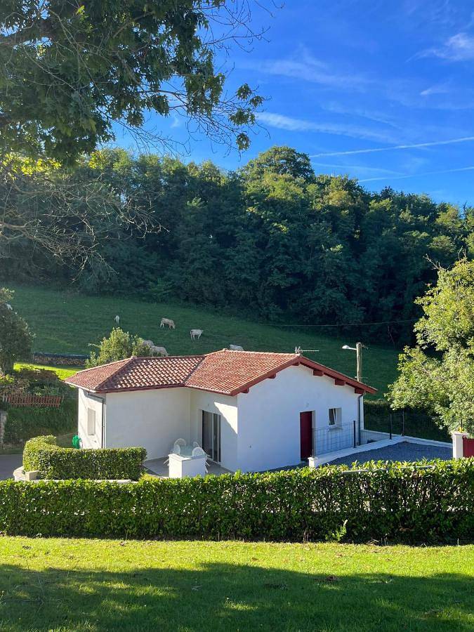 Location de vacances pour 6 personnes, avec vue ainsi que terrasse et jardin à Saint-Jean-Pied-de-Port - 3