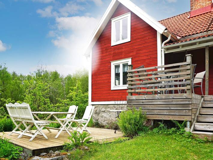Ferienhaus für 6 Personen, mit Balkon und Terrasse sowie Garten in Hallabro