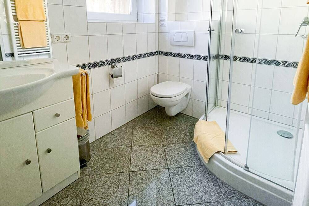 Ganze Wohnung, Appartementhaus *Regina* - Einzelzimmer mit Bad in Griesheim - Darmstadt in Griesheim, Südhessen