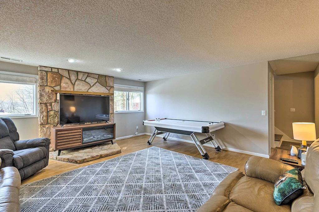 Massanutten Resort Home w/ Deck + Mountain Views! in Massanutten, Blue Ridge Mountains