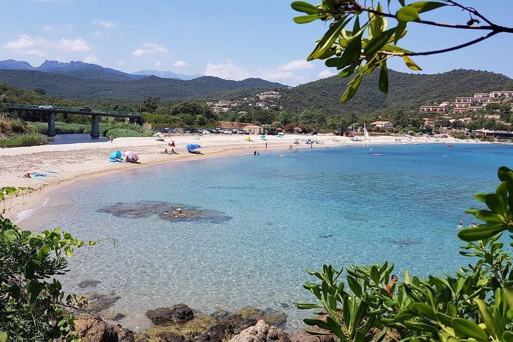 Ganze Wohnung, Large garden apartment, 100 metres from Tarco beach in Conca, Sartène und Umgebung