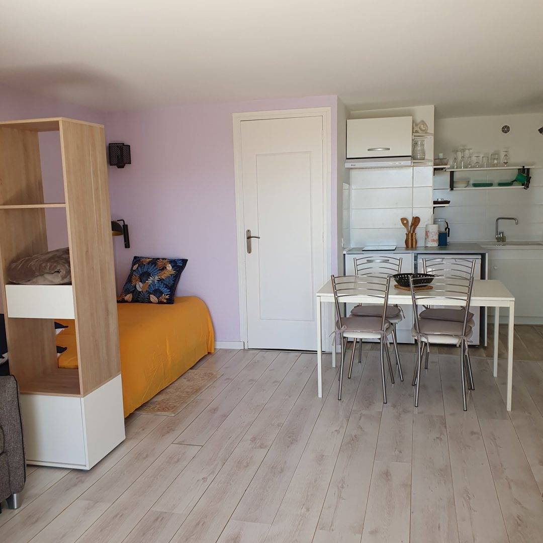 Studio entier, Location gîtes – studio Aigoual in Saint-Martin-d'Ardèche, Gorges de l’Ardèche