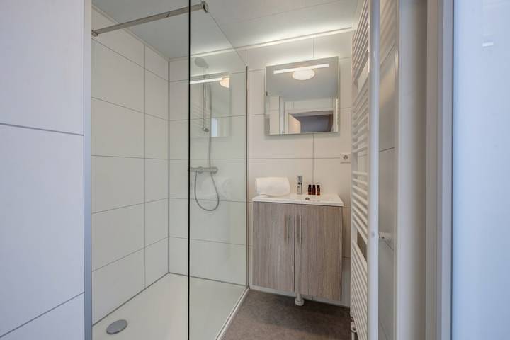 Ferienhaus für 6 Personen, mit Balkon/Terrasse und Terrasse sowie Pool in Kijkduin - 4