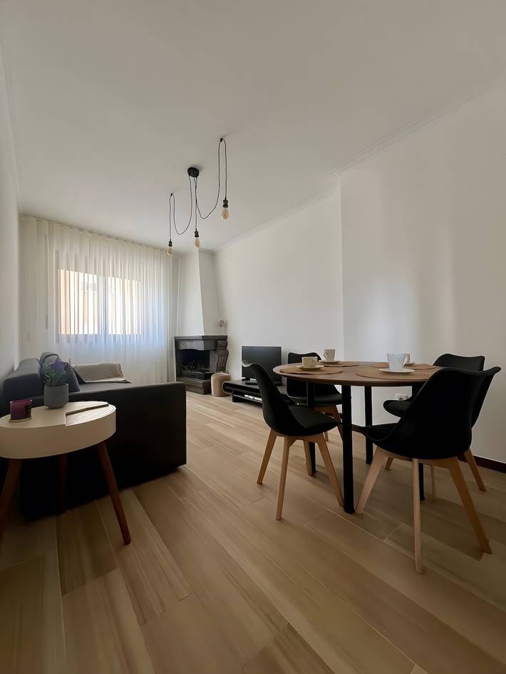 Holiday Home 'Beautiful Apartment Facing The Sea' with Wi-Fi in Esmoriz, Aveiro District