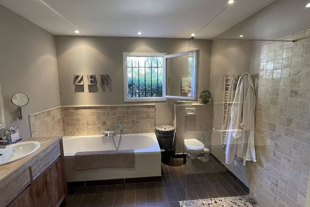 Villa 170 m2 au Calme Avec Piscine 9,60 x 4,60 sur Terrain Paysagé de 3000m2 in Vence, Middellandse Zeekust (Frankrijk)
