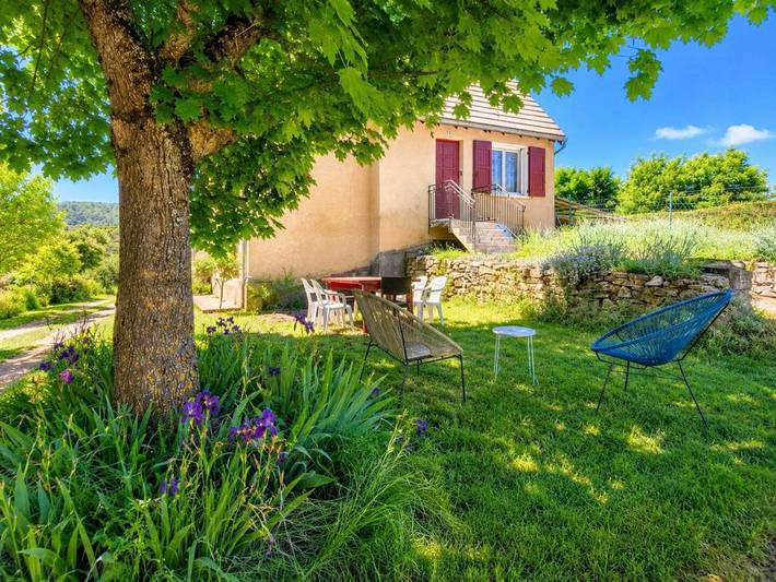 Location de vacances pour 6 personnes, avec jardin et vue, animaux acceptés à Mas-Saint-Chély