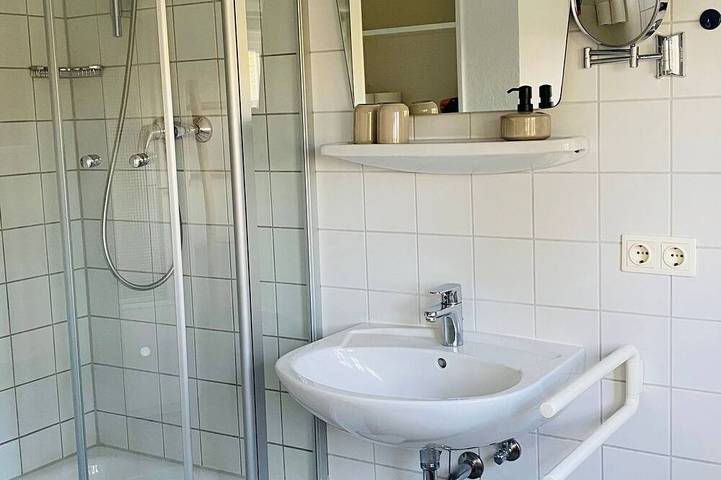 Ferienwohnung für 2 Personen, mit Whirlpool und Sauna sowie Garten und Balkon in Hollern-Twielenfleth - 4