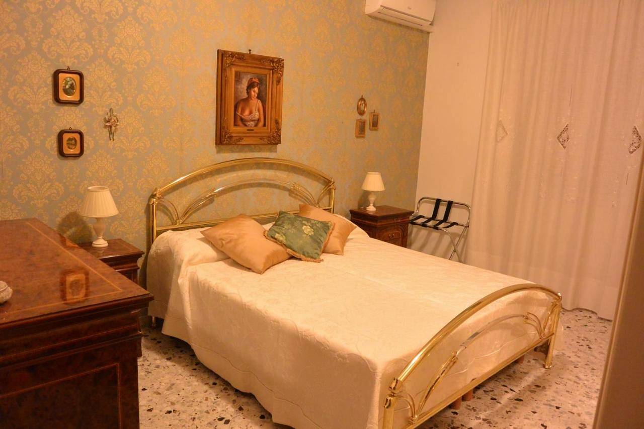 Deluxe Double Room with Castle View in Battipaglia, Provincia di Salerno