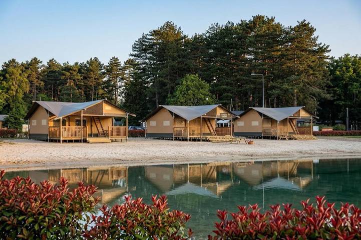 Location de vacances pour 4 personnes, avec piscine ainsi que jardin et bassin pour enfant dans Poppel - 2