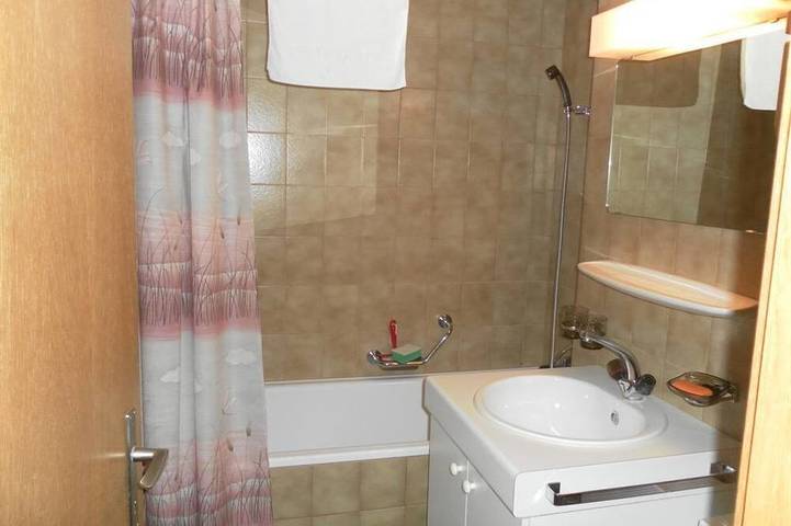 Appartement entier, Ammerten A17 Appartement/Fewo, Dusche oder Bad, Wc, Wohn-/Schlafraum in Lenk im Simmental, Lenk